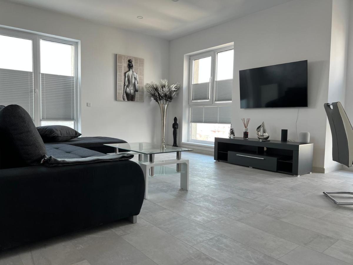 Stunning 2-Room Penthouse With Lakeview W11 Bucharest Exterior photo